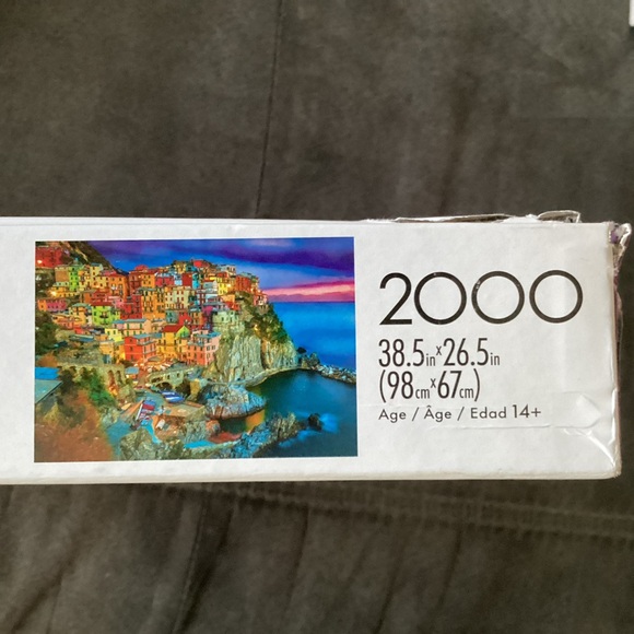 2000pc Puzzle - Picture 3 of 5